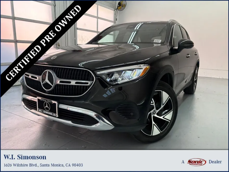 2024 Mercedes Benz GLC 300 photo 1