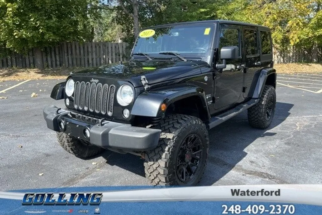 2017 Jeep Wrangler Unlimited Sahara photo 1