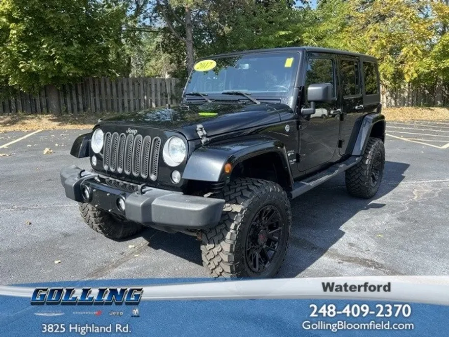 2017 Jeep Wrangler Unlimited Sahara photo 1