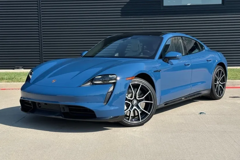 2022 Porsche Taycan Turbo photo 1
