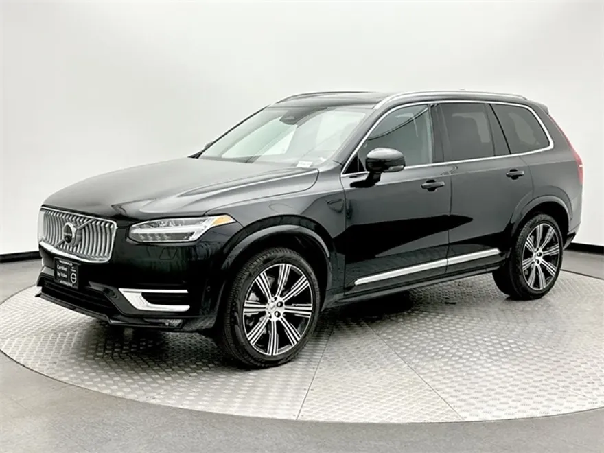 2025 Volvo XC90 AWD Plus photo 1