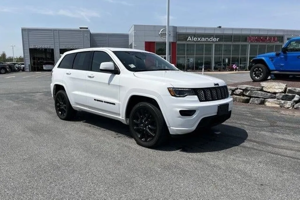 2022 Jeep Cherokee Laredo X photo 1