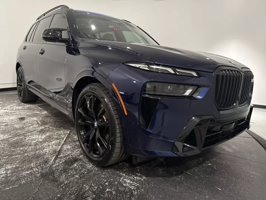 2025 Bmw X7 M60i photo 1