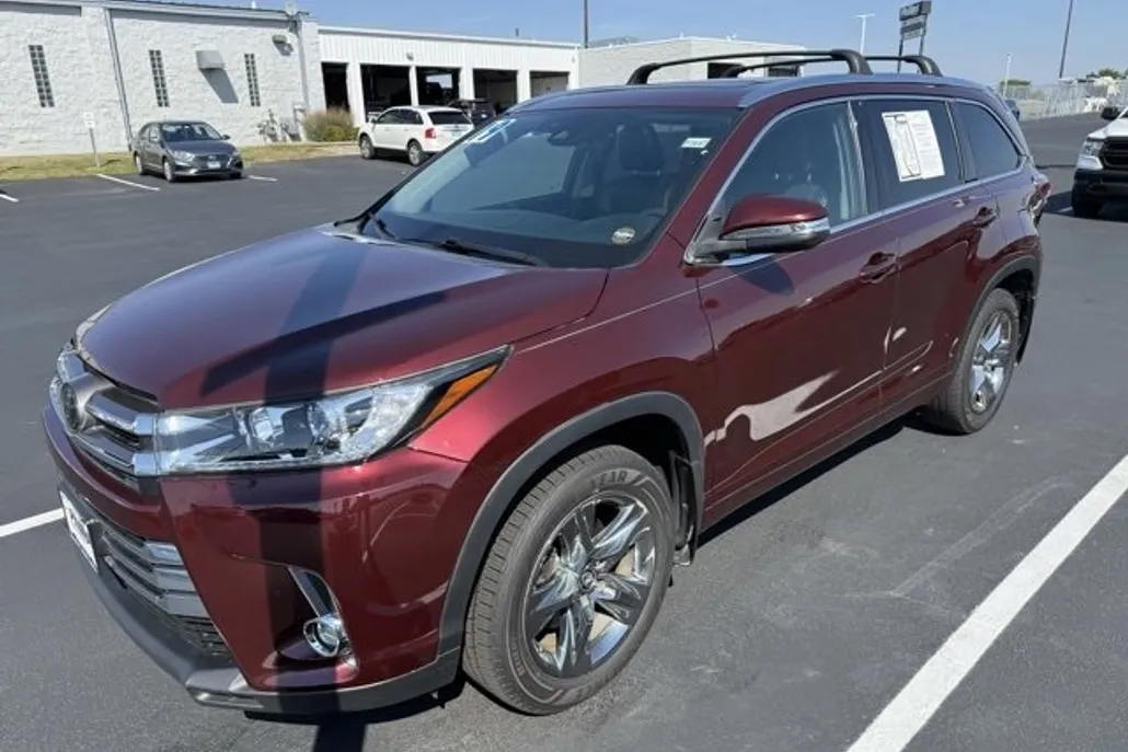 2019 Toyota Highlander Limited Platinum photo 1