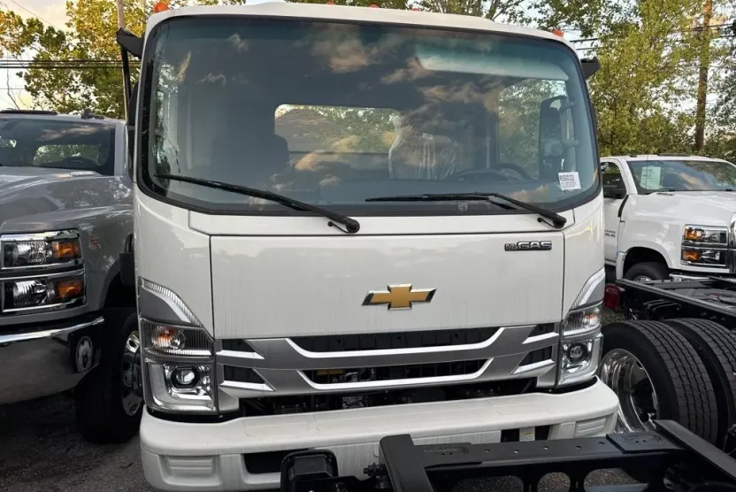 2024 Chevrolet Silverado photo 1
