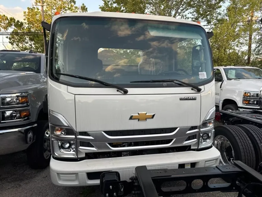 2024 Chevrolet Silverado photo 1