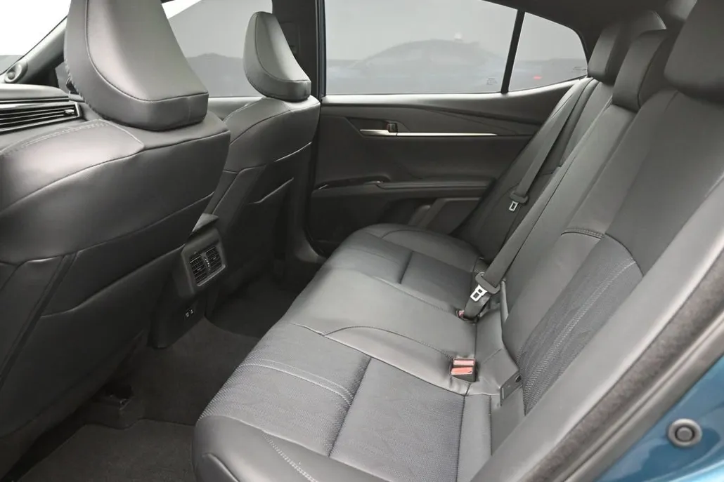 2025 Toyota Camry XSE photo 1