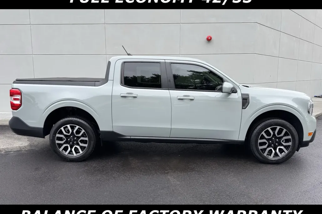 2022 Ford Maverick Lariat photo 1