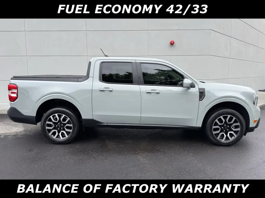 2022 Ford Maverick Lariat photo 1