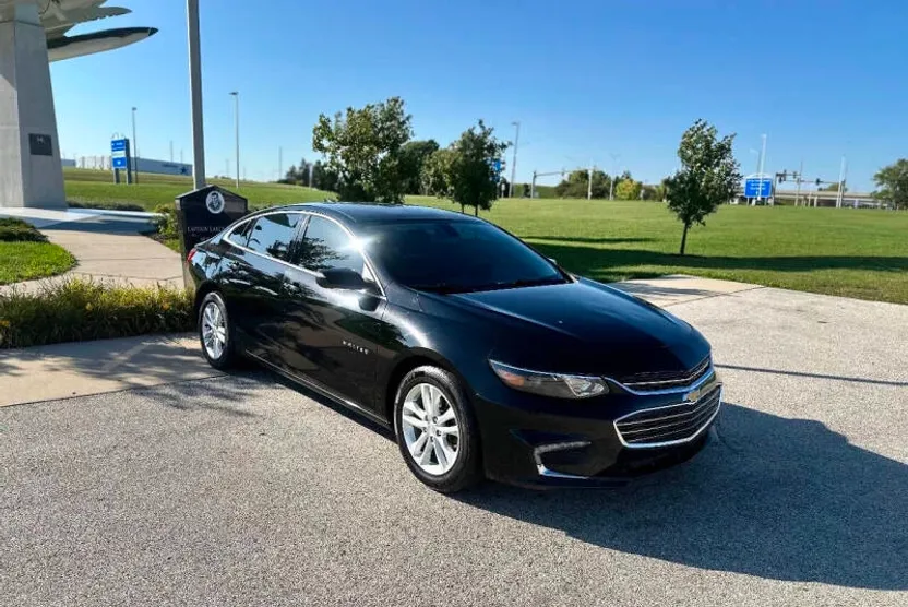 2016 Chevrolet Malibu 1LT photo 1