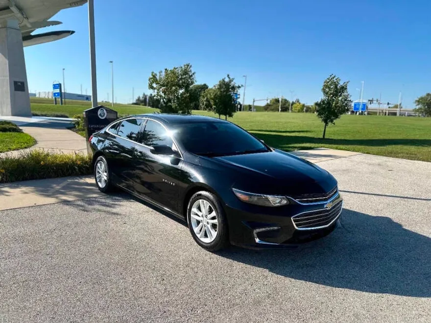 2016 Chevrolet Malibu 1LT photo 1