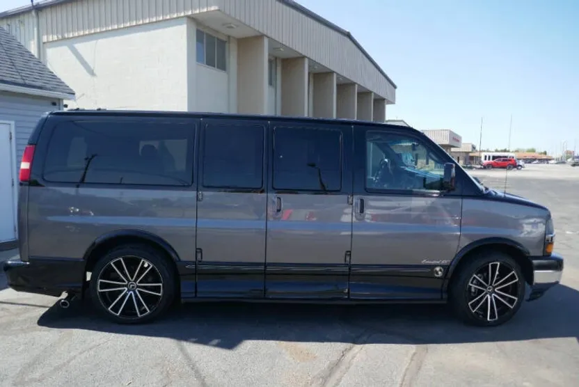 2007 Chevrolet Express 1500 Cargo photo 1