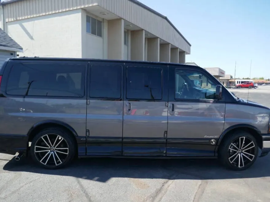 2007 Chevrolet Express 1500 Cargo photo 1