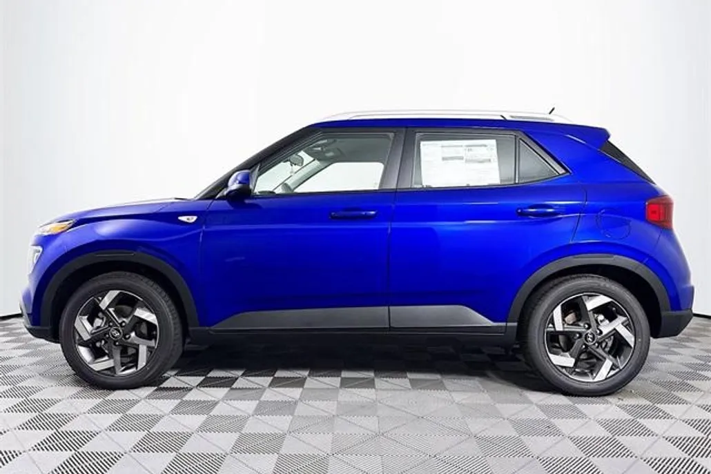 2025 Hyundai Venue Limited photo 1