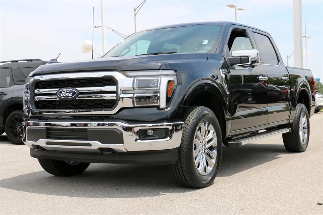 2025 Ford F-150 Lariat photo 1
