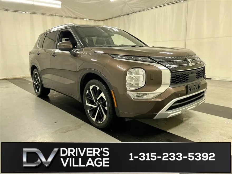 2022 Mitsubishi Outlander SEL photo 1