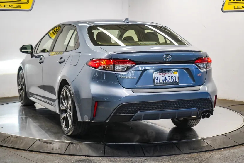 2020 Toyota Corolla SE photo 1