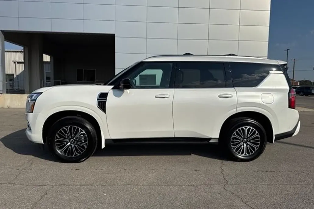 2026 Nissan Armada SL photo 1