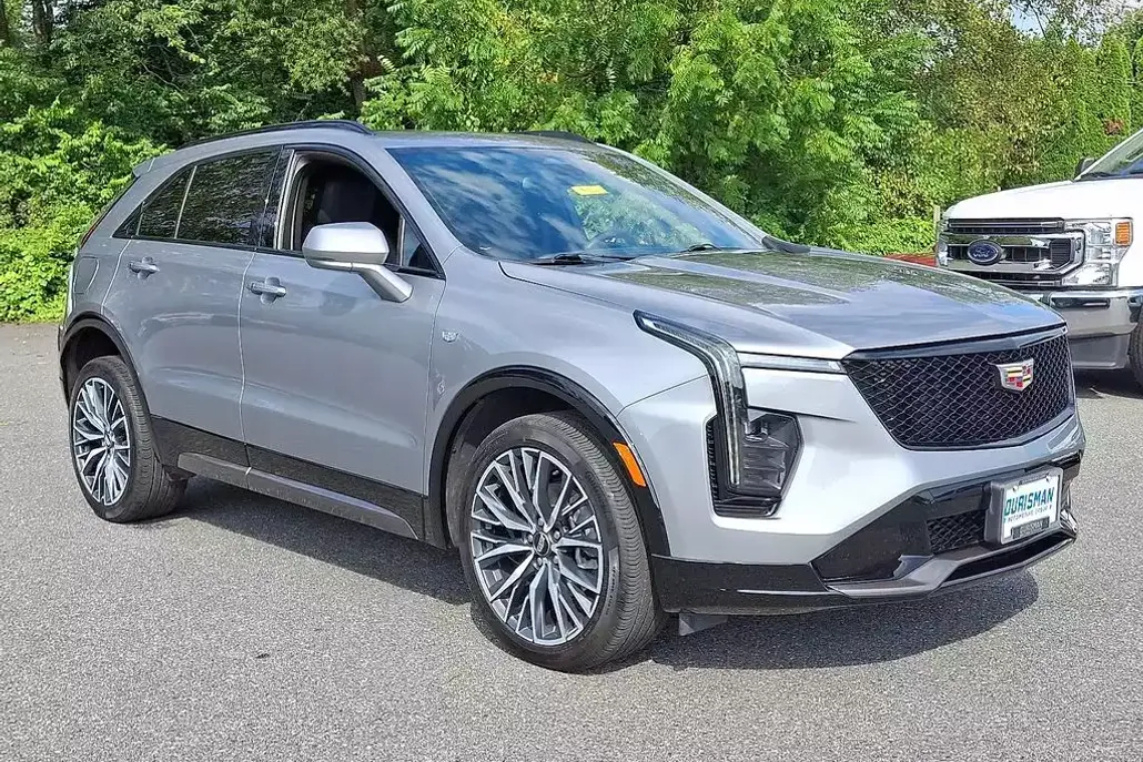 2024 Cadillac XT4 Sport photo 1