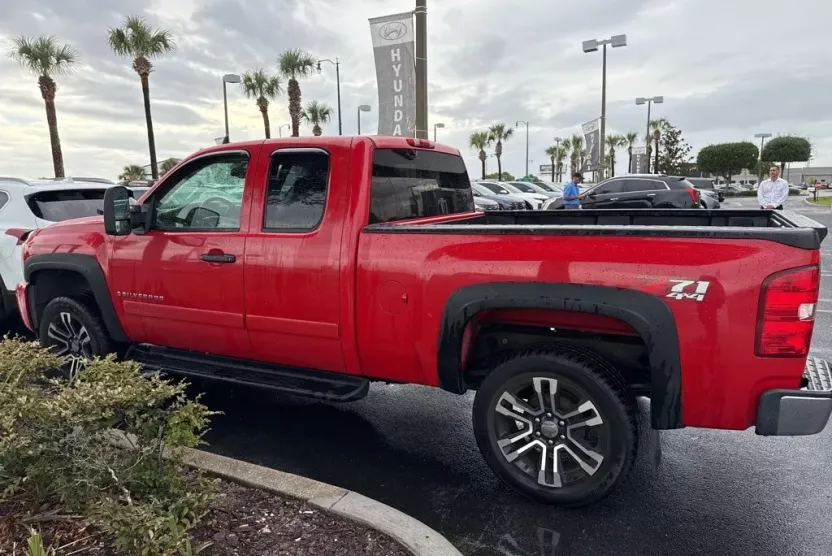 2007 Chevrolet Silverado 1500 LT photo 1