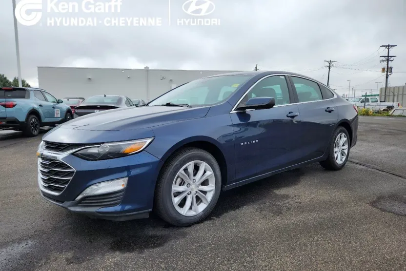 2021 Chevrolet Malibu 1LT photo 1