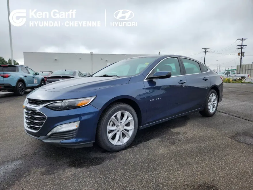 2021 Chevrolet Malibu 1LT photo 1