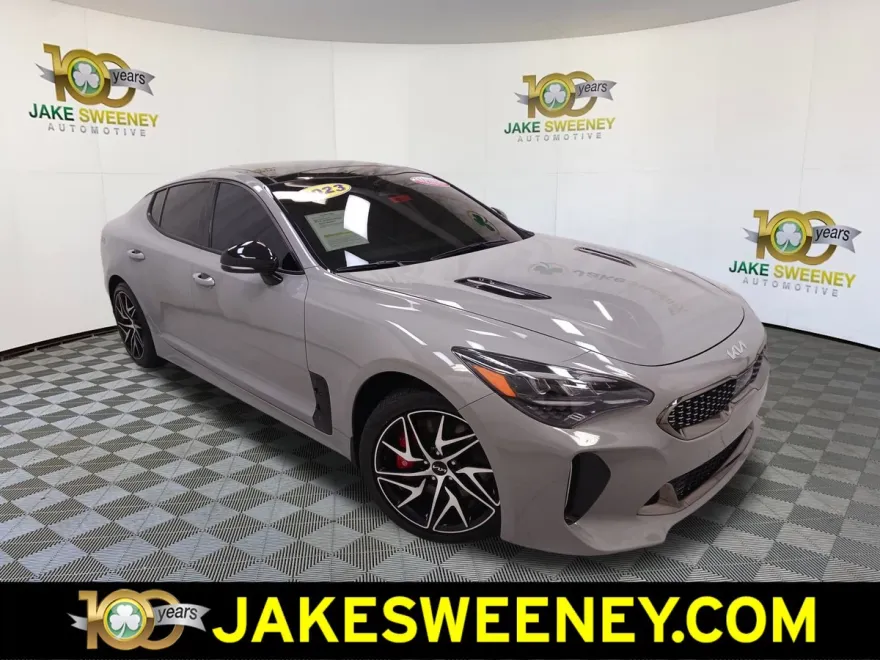 2023 Kia Stinger GT-Line photo 1