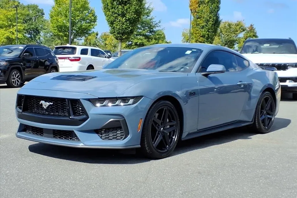 2024 Ford Mustang GT Premium photo 1