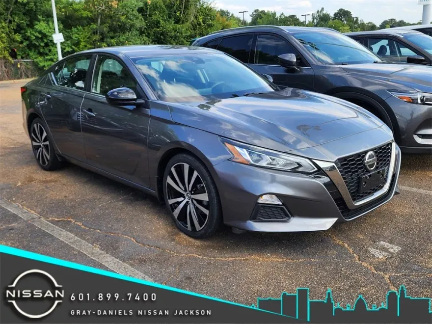 2022 Nissan Altima 2.5 SR photo 1