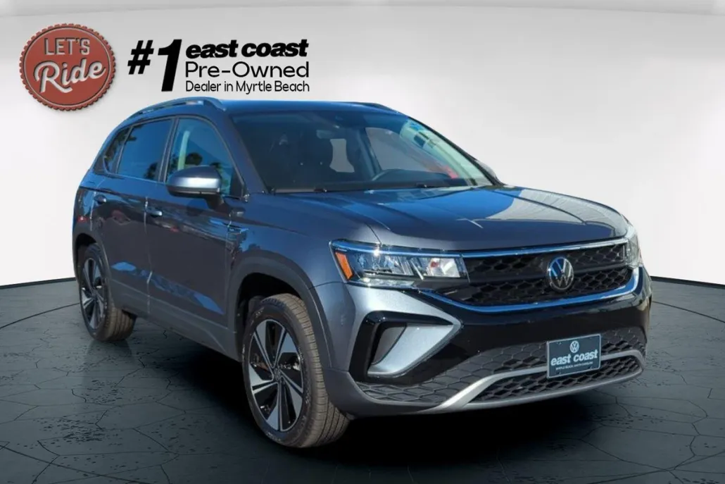2024 Volkswagen Taos SE photo 1