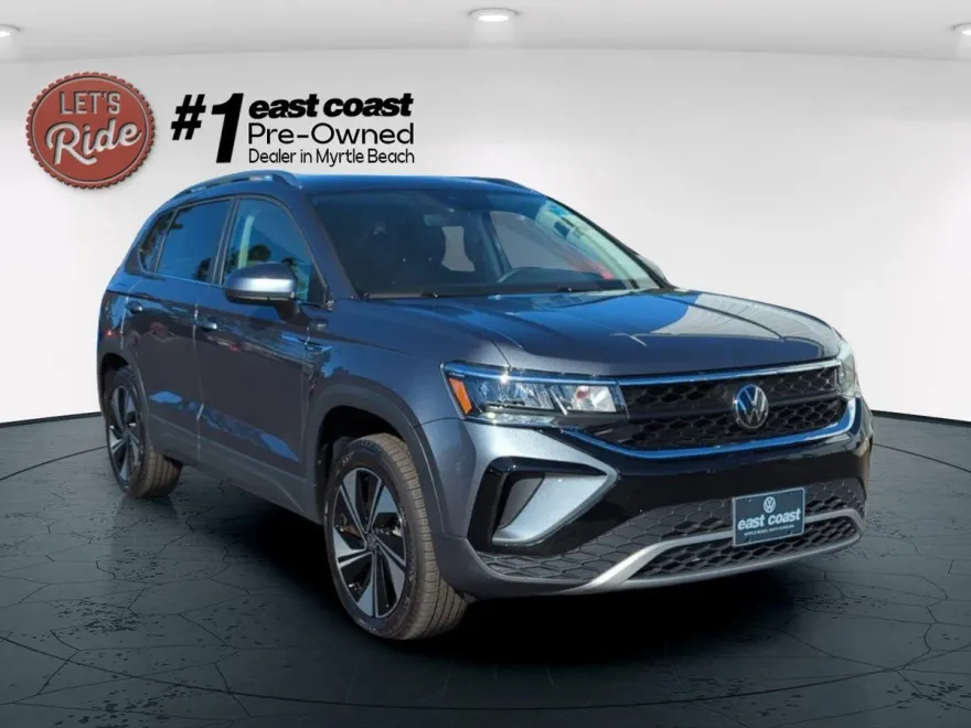 2024 Volkswagen Taos SE photo 1