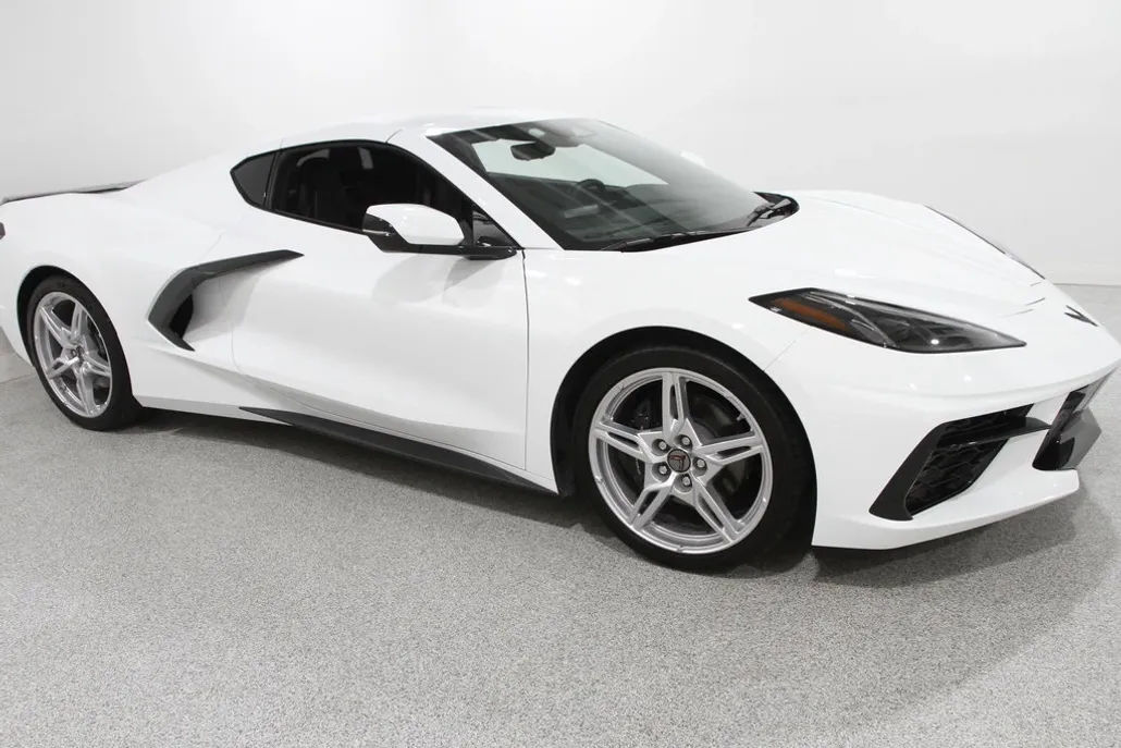 2025 Chevrolet Corvette Stingray 2LT photo 1