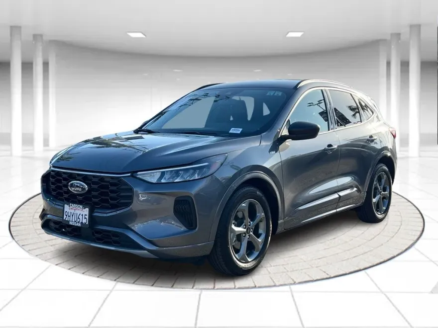 2023 Ford Escape ST-Line photo 1