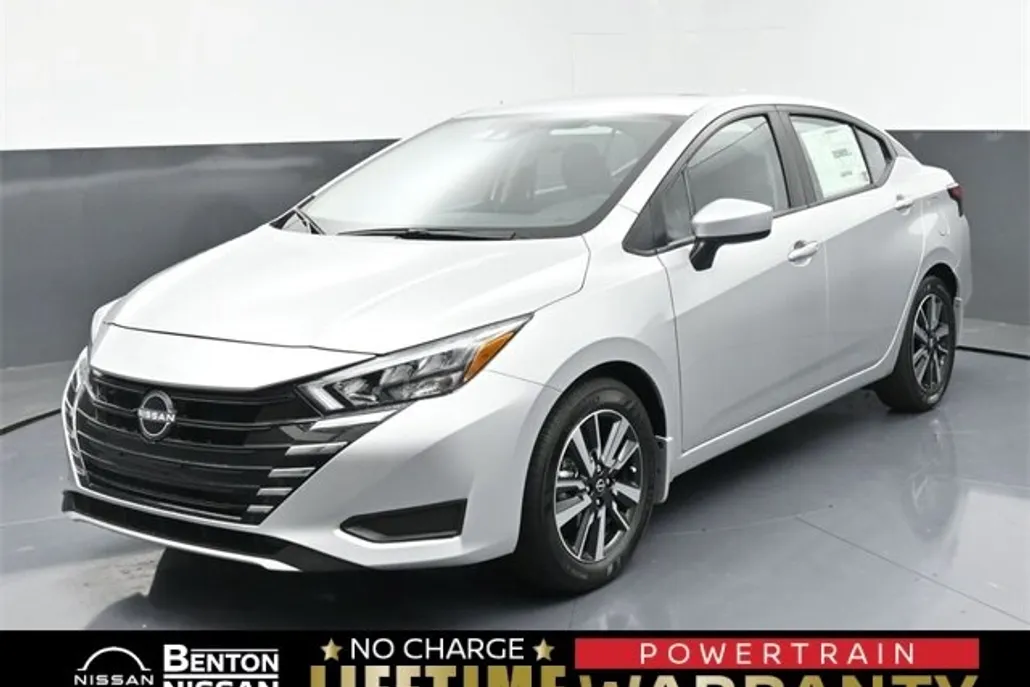 2025 Nissan Versa SV photo 1