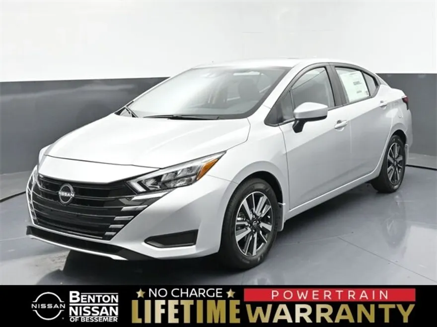 2025 Nissan Versa SV photo 1