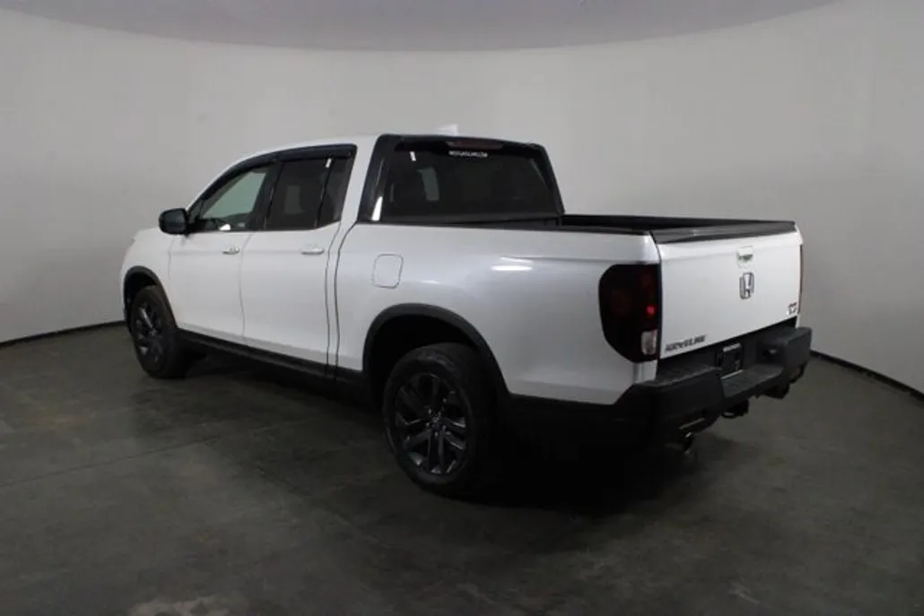 2021 Honda Ridgeline Sport photo 1