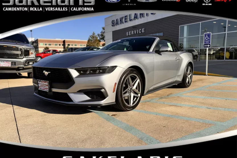 2025 Ford Mustang Convertible photo 1