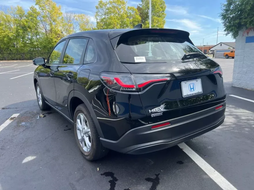 2024 Honda HR-V LX photo 1