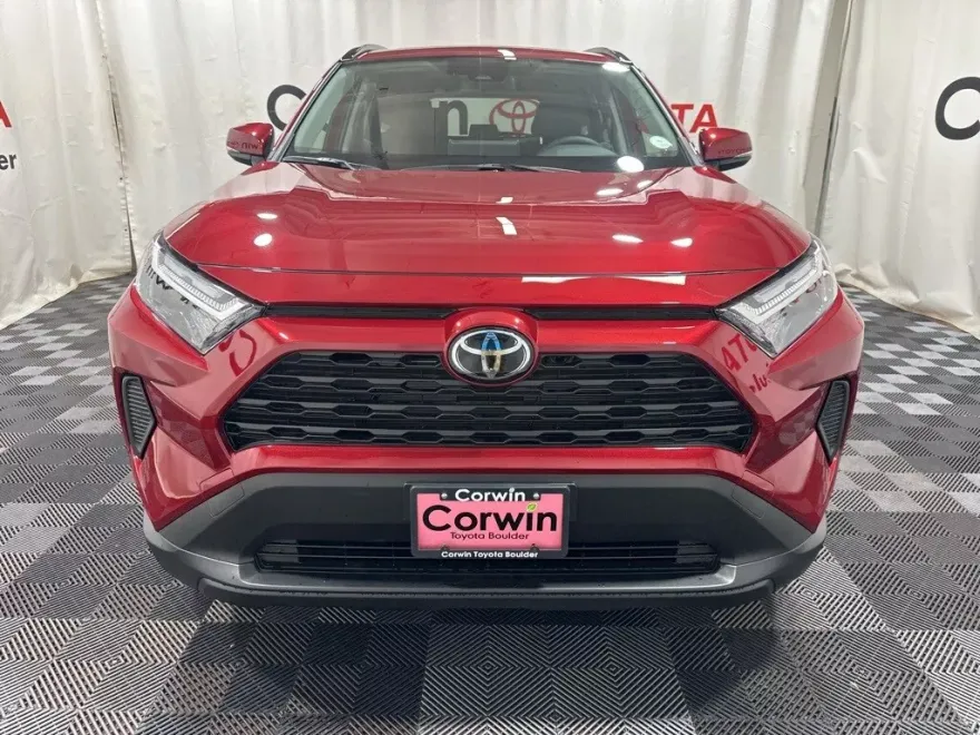 2025 Toyota RAV4 Hybrid XLE photo 1