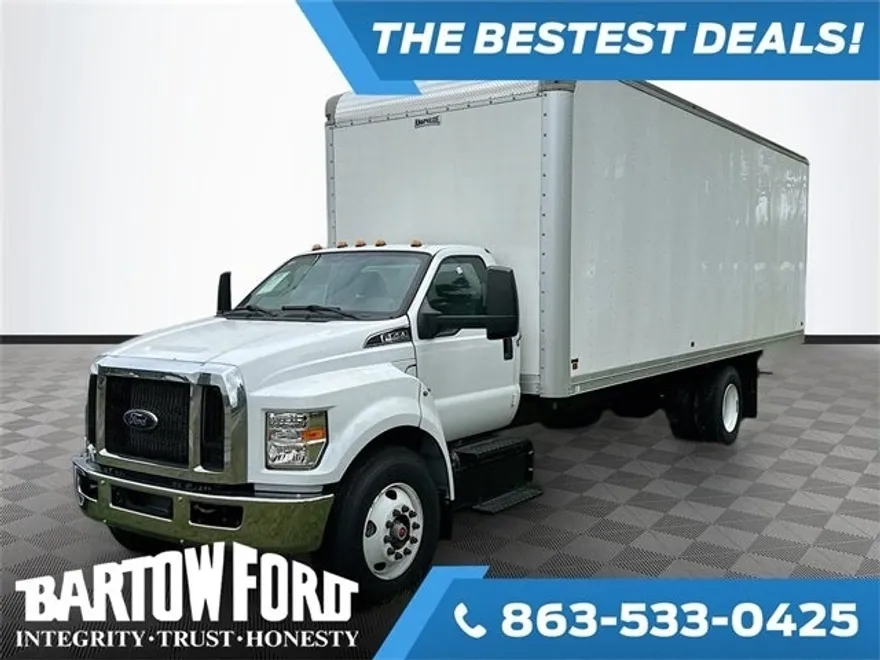 2025 Ford F-750 SuperCab photo 1