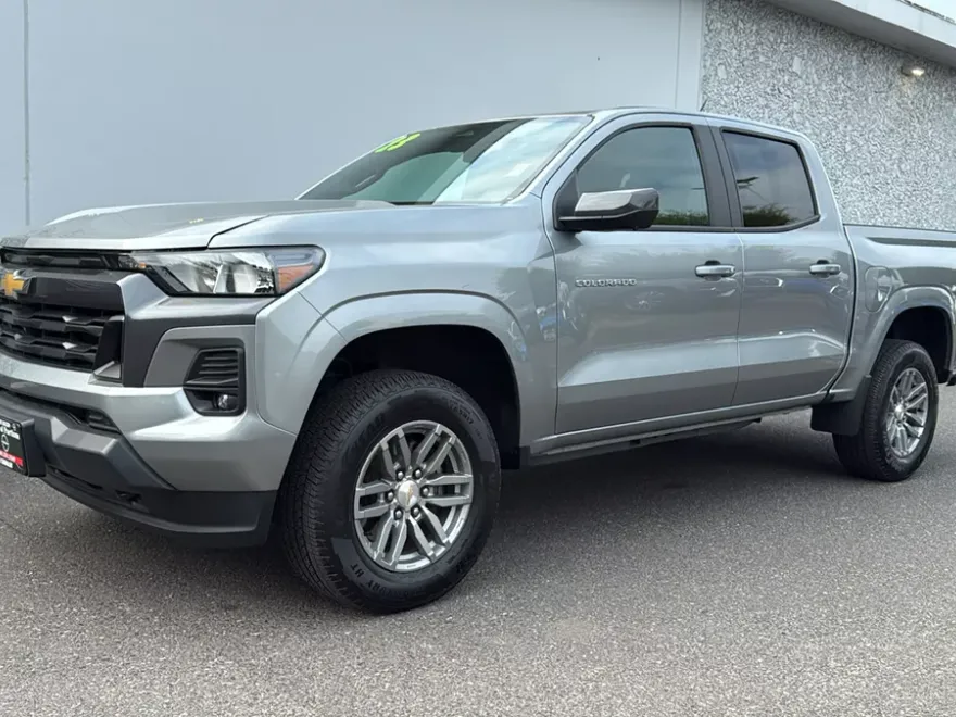 2020 Chevrolet Tahoe LT photo 1