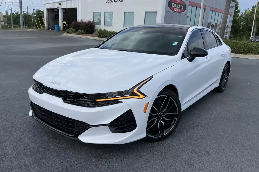 2023 Kia K5 GT photo 1