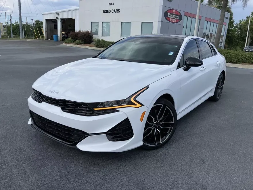 2023 Kia K5 GT photo 1