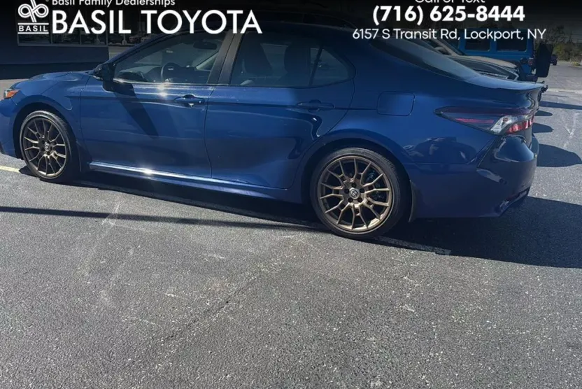 2023 Toyota Camry SE photo 1