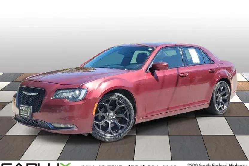 2019 Chrysler 300 photo 1