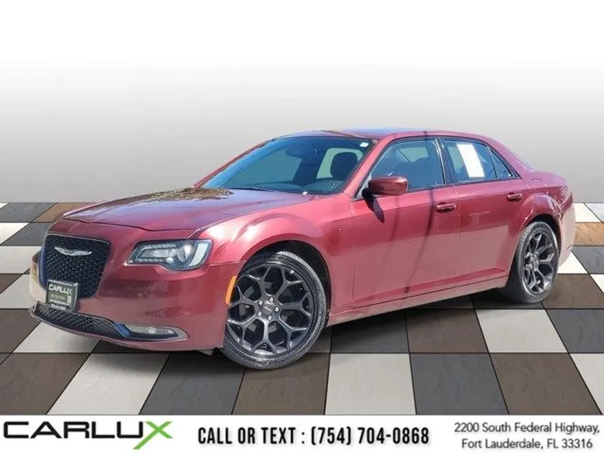 2019 Chrysler 300 photo 1