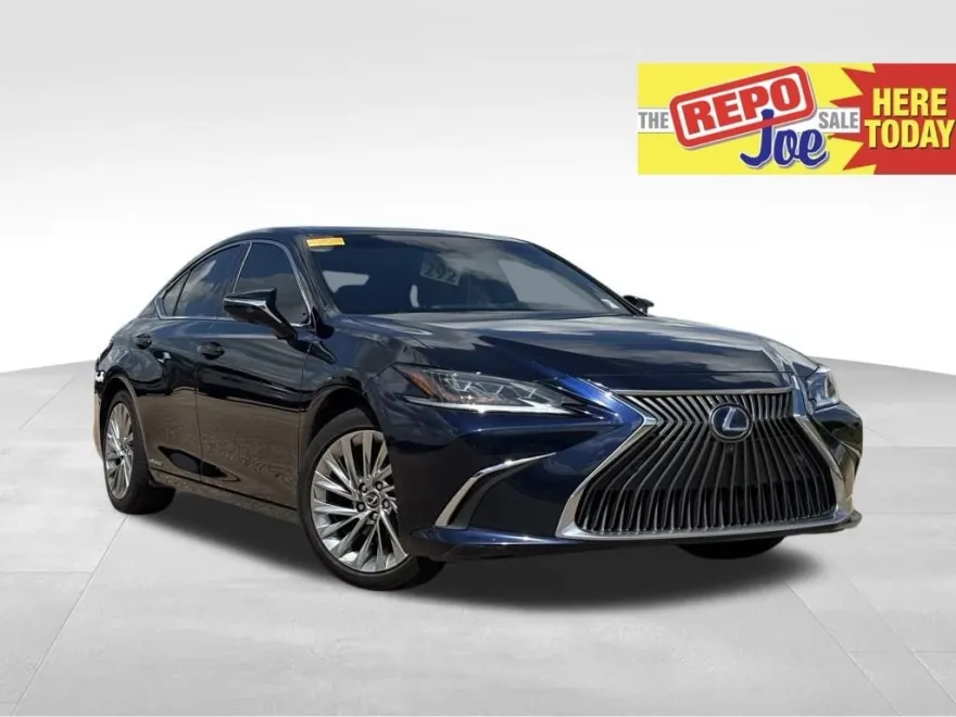 2021 Lexus ES 300h Ultra Luxury photo 1