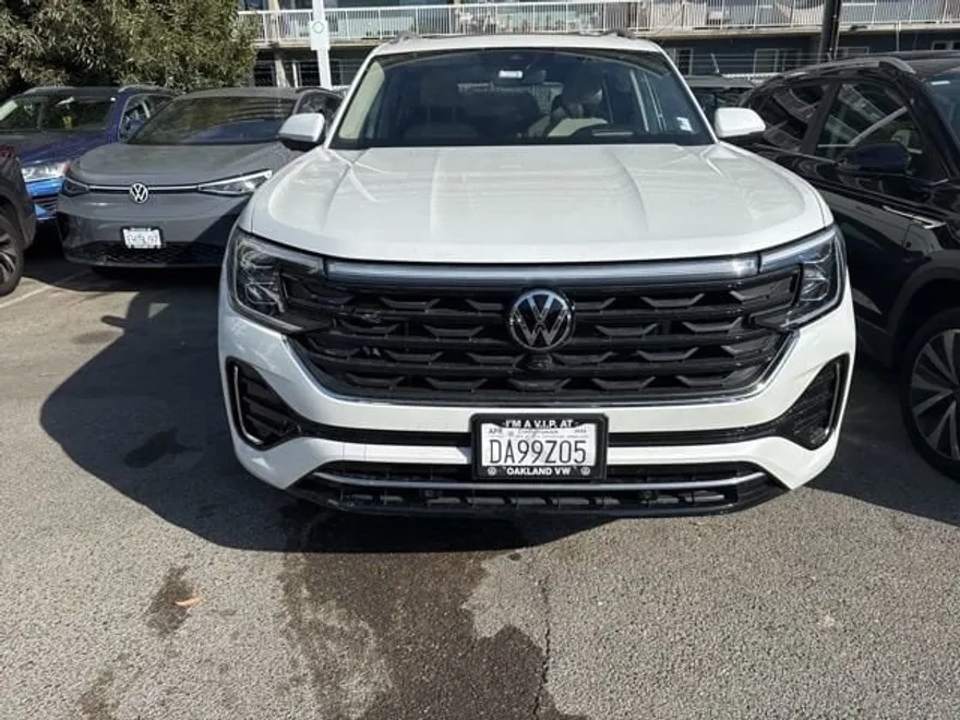 2024 Volkswagen Atlas SEL Premium R-Line photo 1