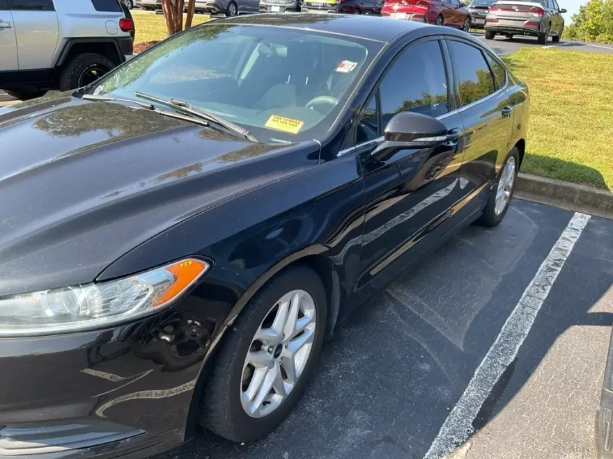 2015 Ford Fusion SE photo 1