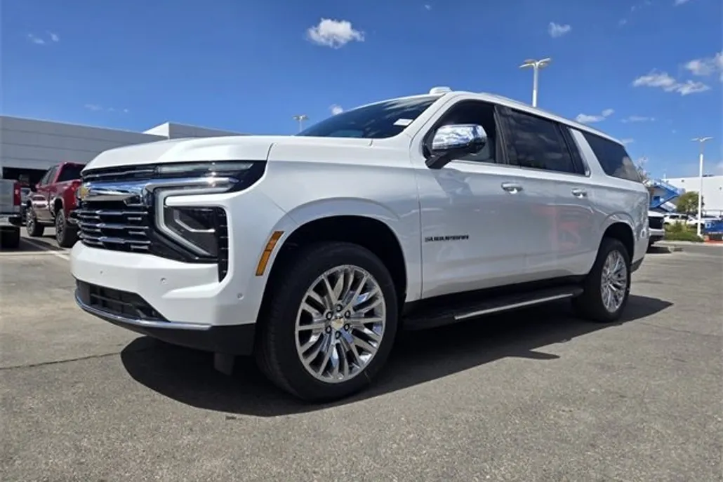 2025 Chevrolet Suburban Premier photo 1